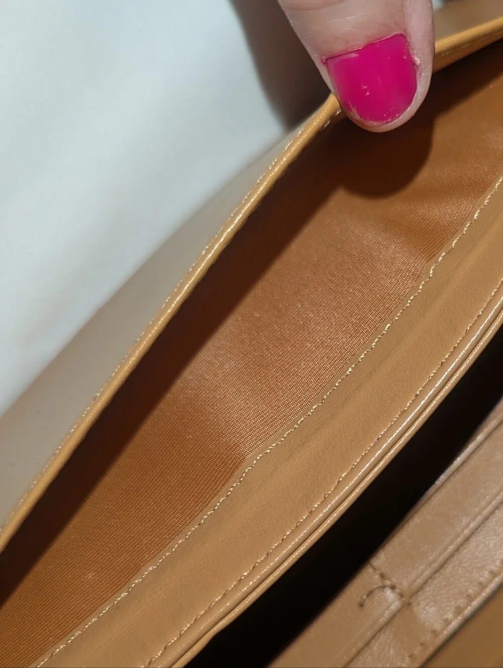 Valentino sleek fold